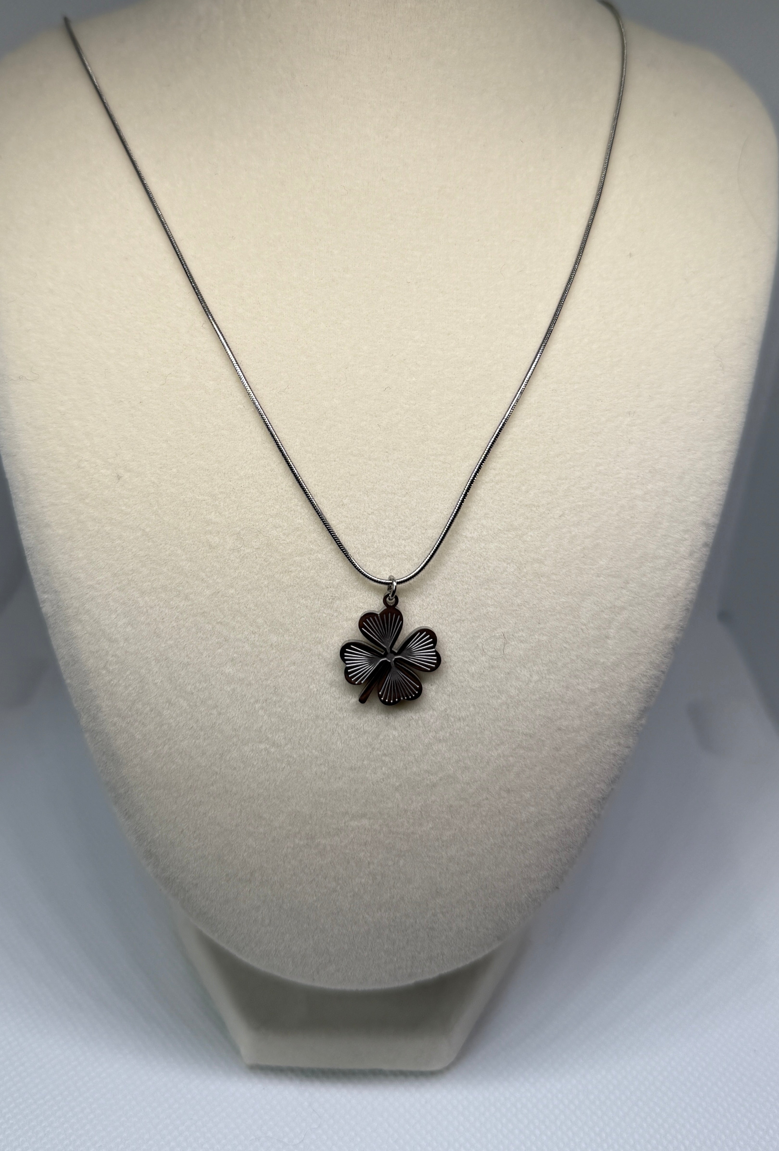 4leaf clover necklace