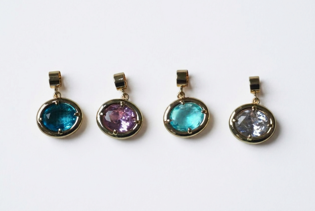Oria Charm by Shukstack – detail view